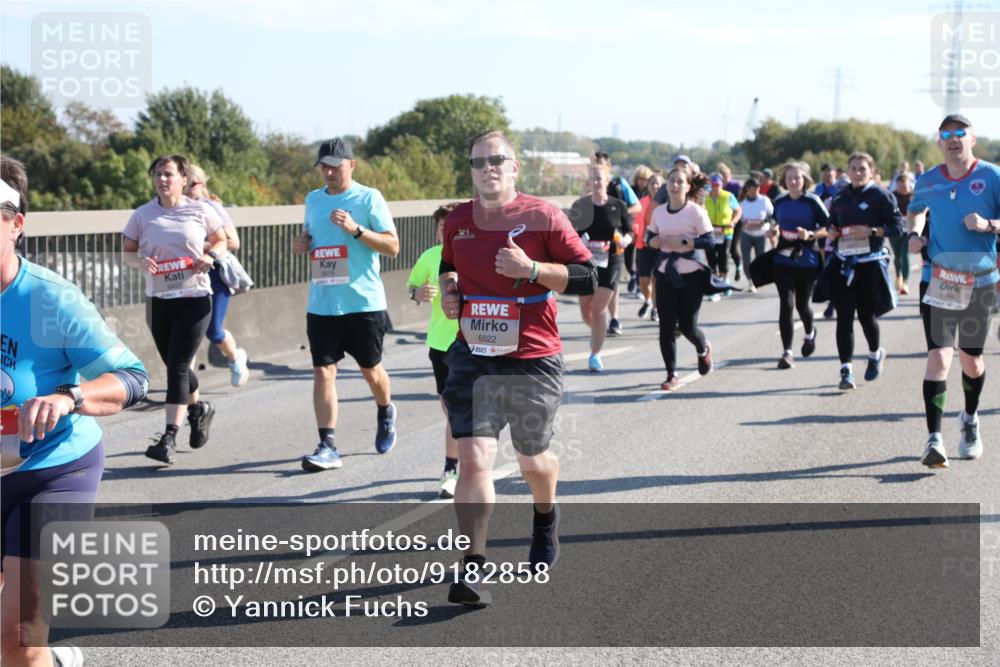 03.10.2025 - Köhlbrandbrückenlauf Yannick Fuchs http://msf.ph/oto/9182858 03.10.2025 11:25:50 Position 3 6437, 6522, 4949 meine-sportfotos.de