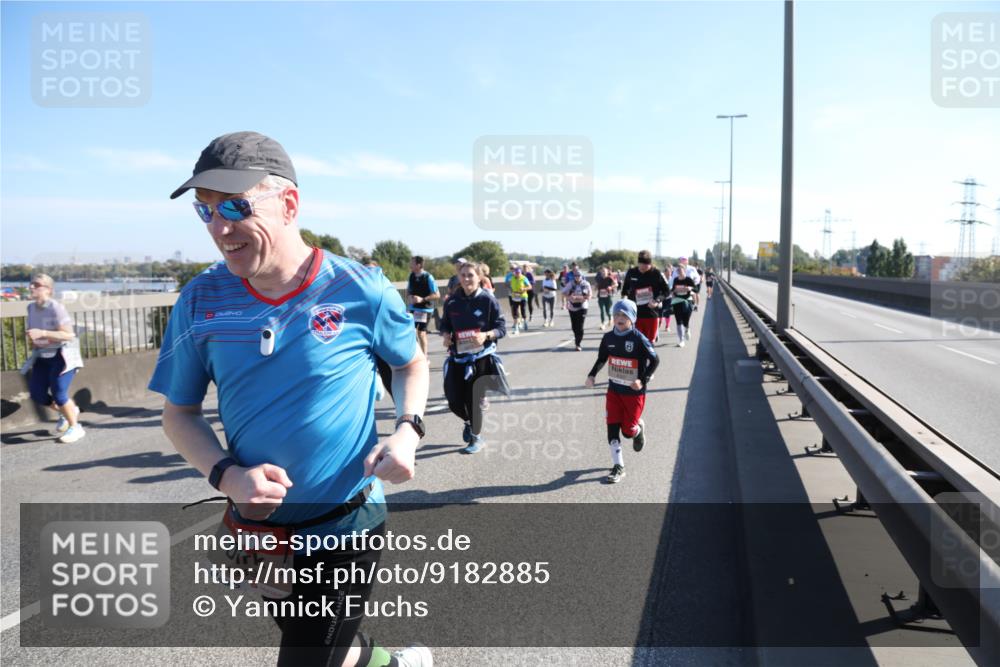 03.10.2025 - Köhlbrandbrückenlauf Yannick Fuchs http://msf.ph/oto/9182885 03.10.2025 11:25:53 Position 3 4949 meine-sportfotos.de