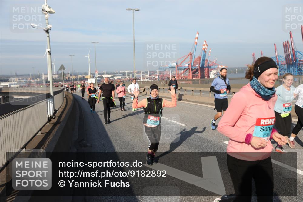 03.10.2025 - Köhlbrandbrückenlauf Yannick Fuchs http://msf.ph/oto/9182892 03.10.2025 09:01:40 Position 2 2233 meine-sportfotos.de