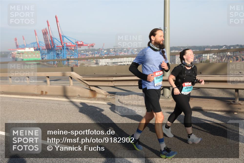 03.10.2025 - Köhlbrandbrückenlauf Yannick Fuchs http://msf.ph/oto/9182902 03.10.2025 09:01:43 Position 2 1958, 2238 meine-sportfotos.de