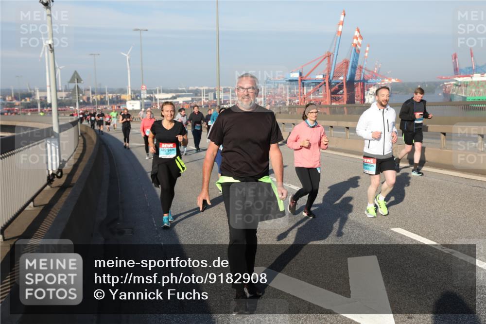03.10.2025 - Köhlbrandbrückenlauf Yannick Fuchs http://msf.ph/oto/9182908 03.10.2025 09:01:44 Position 2  meine-sportfotos.de