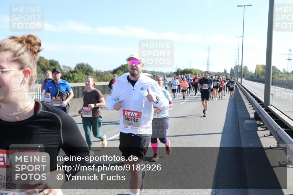 03.10.2025 - Köhlbrandbrückenlauf Yannick Fuchs http://msf.ph/oto/9182926 03.10.2025 11:25:59 Position 3 5825, 6161, 5193 meine-sportfotos.de