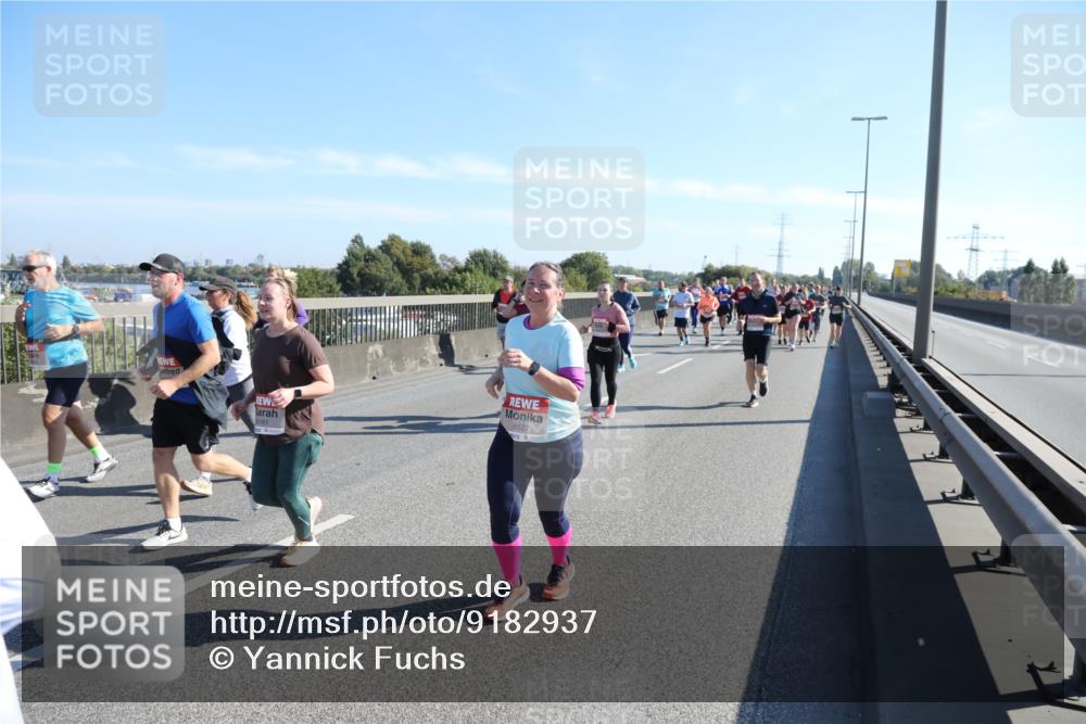 03.10.2025 - Köhlbrandbrückenlauf Yannick Fuchs http://msf.ph/oto/9182937 03.10.2025 11:26:00 Position 3 6161, 6527 meine-sportfotos.de