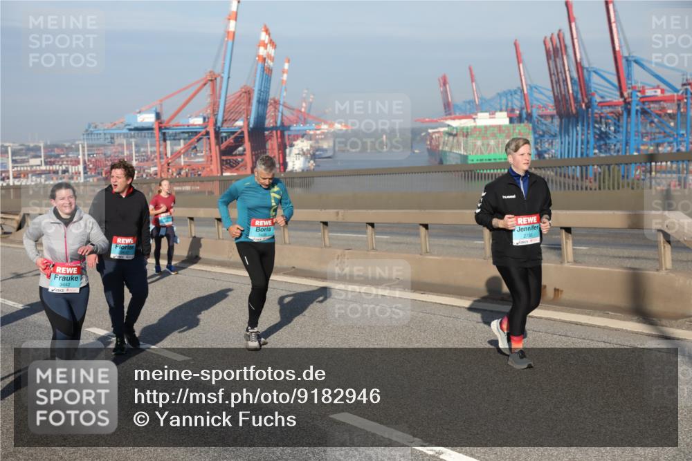 03.10.2025 - Köhlbrandbrückenlauf Yannick Fuchs http://msf.ph/oto/9182946 03.10.2025 09:01:51 Position 2 3442, 2755 meine-sportfotos.de