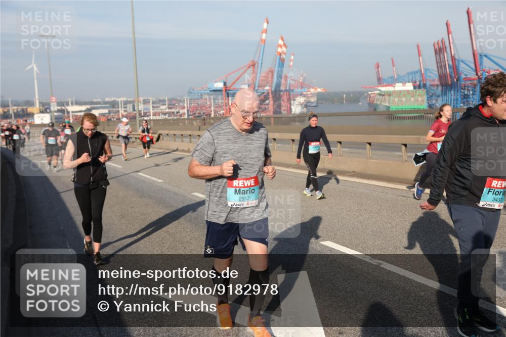 03.10.2025 - Köhlbrandbrückenlauf Yannick Fuchs http://msf.ph/oto/9182978 03.10.2025 09:01:55 Position 2 2513, 3437 meine-sportfotos.de