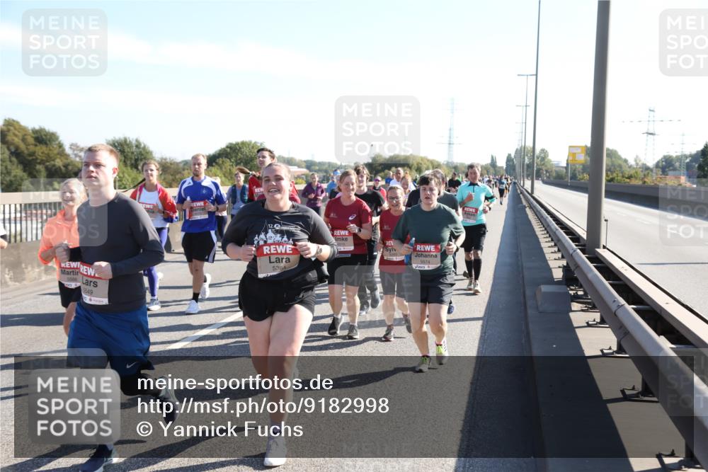 03.10.2025 - Köhlbrandbrückenlauf Yannick Fuchs http://msf.ph/oto/9182998 03.10.2025 11:26:06 Position 3 5566, 5549, 5364, 5574 meine-sportfotos.de