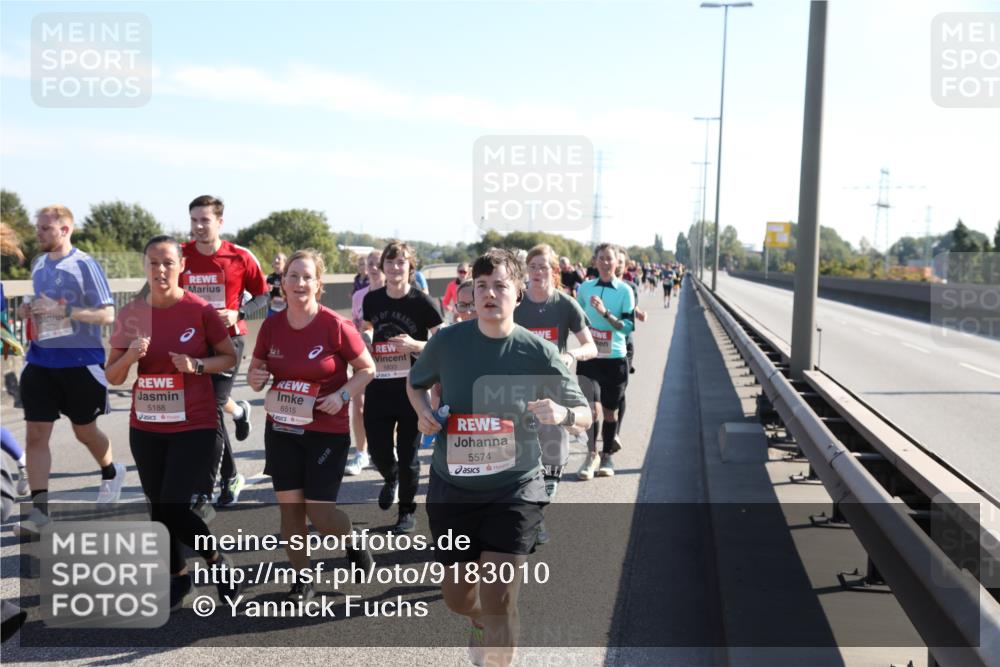 03.10.2025 - Köhlbrandbrückenlauf Yannick Fuchs http://msf.ph/oto/9183010 03.10.2025 11:26:08 Position 3 5188, 6515, 5833, 5574 meine-sportfotos.de