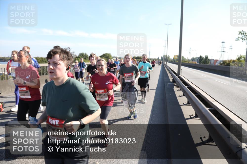 03.10.2025 - Köhlbrandbrückenlauf Yannick Fuchs http://msf.ph/oto/9183023 03.10.2025 11:26:09 Position 3 5188, 5574, 5829, 5343 meine-sportfotos.de