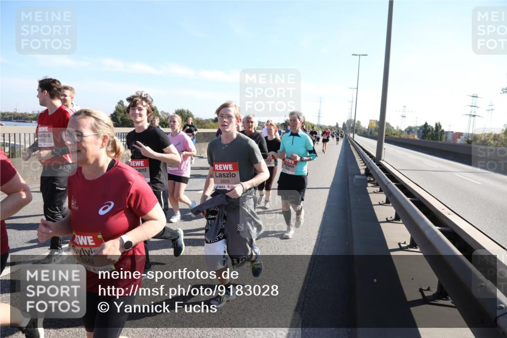 03.10.2025 - Köhlbrandbrückenlauf Yannick Fuchs http://msf.ph/oto/9183028 03.10.2025 11:26:09 Position 3 6075, 5343, 5829 meine-sportfotos.de