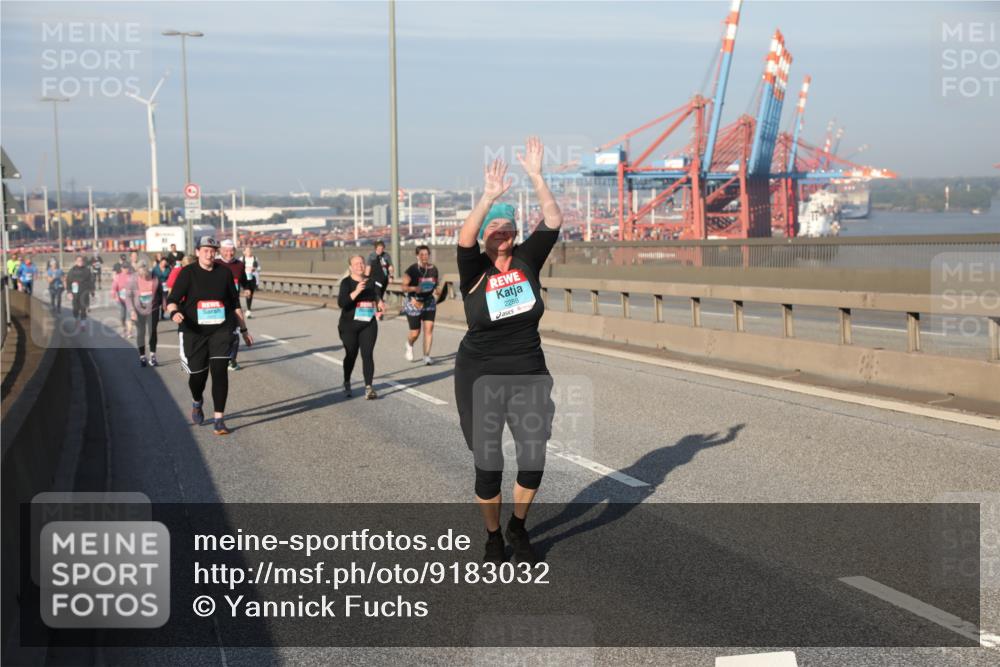 03.10.2025 - Köhlbrandbrückenlauf Yannick Fuchs http://msf.ph/oto/9183032 03.10.2025 09:02:06 Position 2 2288 meine-sportfotos.de