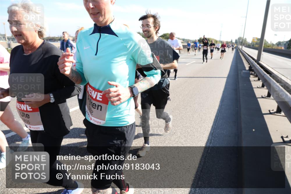 03.10.2025 - Köhlbrandbrückenlauf Yannick Fuchs http://msf.ph/oto/9183043 03.10.2025 11:26:11 Position 3 5835 meine-sportfotos.de