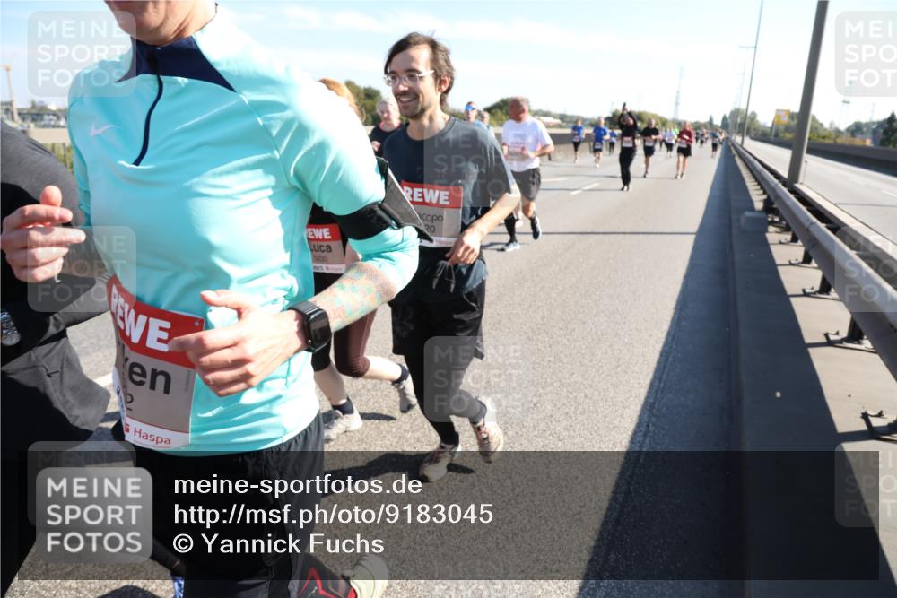 03.10.2025 - Köhlbrandbrückenlauf Yannick Fuchs http://msf.ph/oto/9183045 03.10.2025 11:26:11 Position 3 5830, 20 meine-sportfotos.de