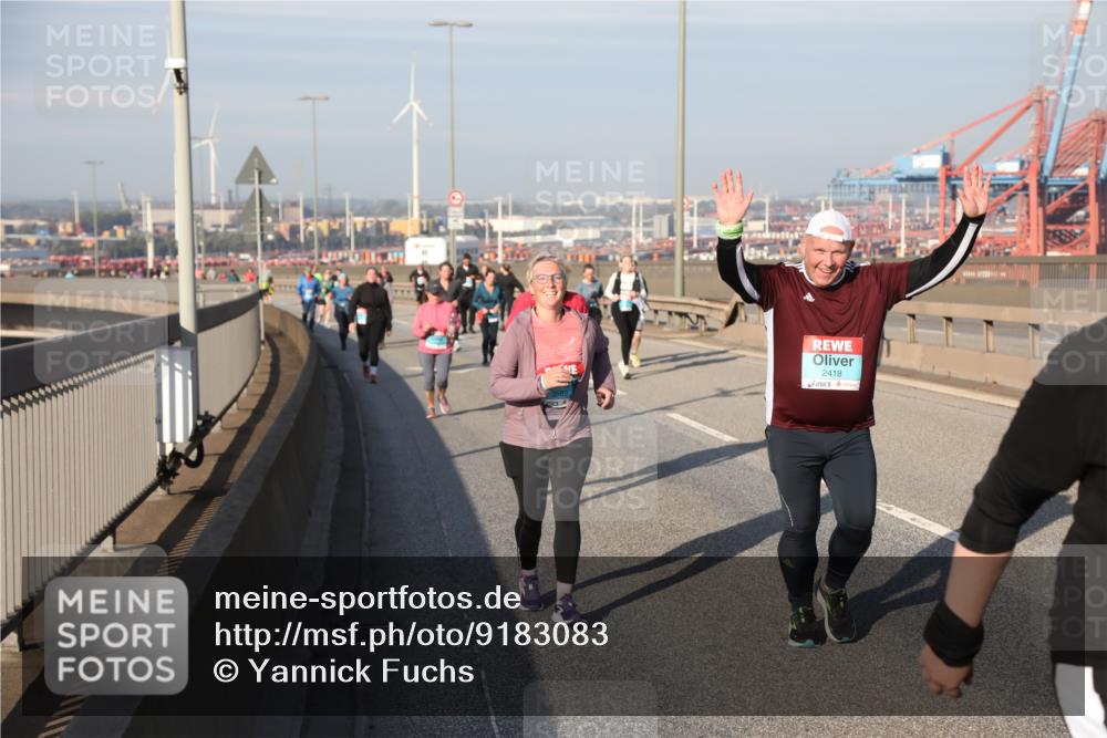03.10.2025 - Köhlbrandbrückenlauf Yannick Fuchs http://msf.ph/oto/9183083 03.10.2025 09:02:12 Position 2 2418 meine-sportfotos.de