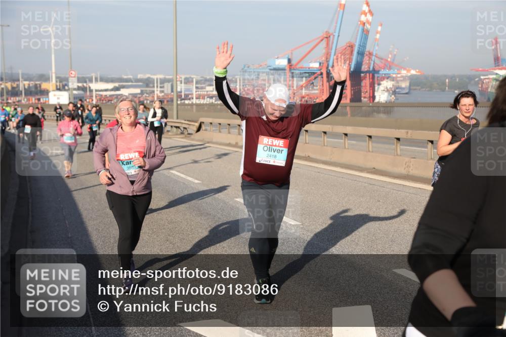 03.10.2025 - Köhlbrandbrückenlauf Yannick Fuchs http://msf.ph/oto/9183086 03.10.2025 09:02:13 Position 2 3589, 2418 meine-sportfotos.de