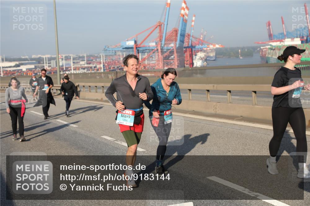03.10.2025 - Köhlbrandbrückenlauf Yannick Fuchs http://msf.ph/oto/9183144 03.10.2025 09:02:26 Position 2 1256 meine-sportfotos.de