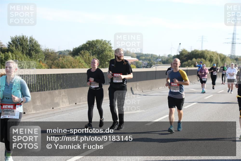 03.10.2025 - Köhlbrandbrückenlauf Yannick Fuchs http://msf.ph/oto/9183145 03.10.2025 11:26:31 Position 3 5593, 5201, 5286 meine-sportfotos.de