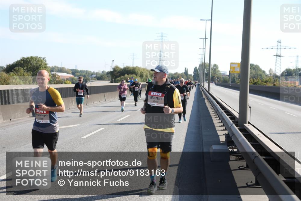 03.10.2025 - Köhlbrandbrückenlauf Yannick Fuchs http://msf.ph/oto/9183163 03.10.2025 11:26:33 Position 3 5286, 4906 meine-sportfotos.de