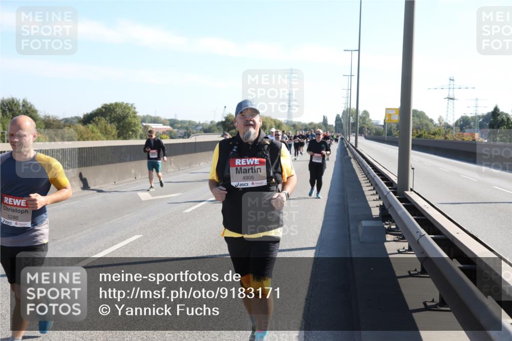 03.10.2025 - Köhlbrandbrückenlauf Yannick Fuchs http://msf.ph/oto/9183171 03.10.2025 11:26:34 Position 3 5286, 4906 meine-sportfotos.de