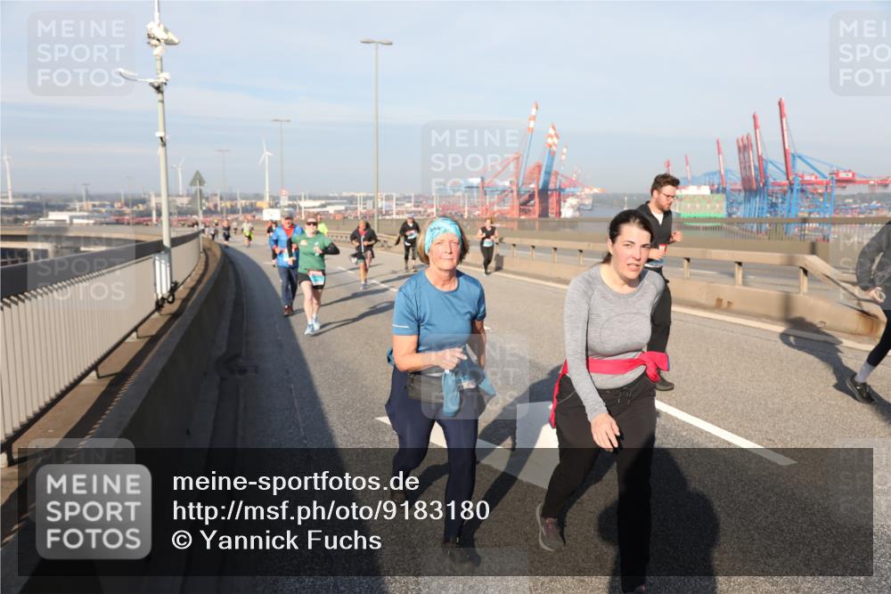 03.10.2025 - Köhlbrandbrückenlauf Yannick Fuchs http://msf.ph/oto/9183180 03.10.2025 09:02:32 Position 2  meine-sportfotos.de
