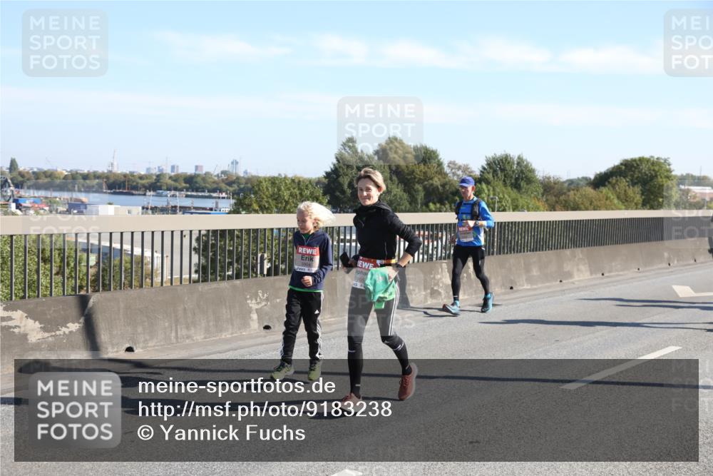 03.10.2025 - Köhlbrandbrückenlauf Yannick Fuchs http://msf.ph/oto/9183238 03.10.2025 11:26:52 Position 3 5905 meine-sportfotos.de