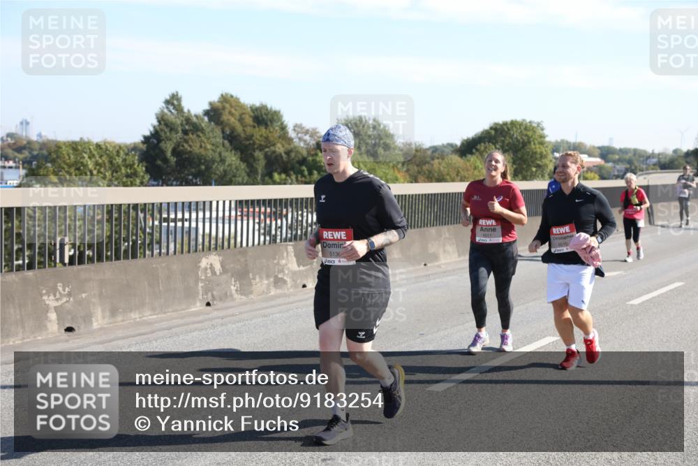 03.10.2025 - Köhlbrandbrückenlauf Yannick Fuchs http://msf.ph/oto/9183254 03.10.2025 11:26:55 Position 3 5136, 6011, 6010 meine-sportfotos.de