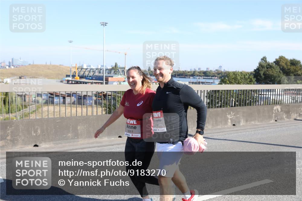 03.10.2025 - Köhlbrandbrückenlauf Yannick Fuchs http://msf.ph/oto/9183270 03.10.2025 11:26:59 Position 3 6011, 6010 meine-sportfotos.de