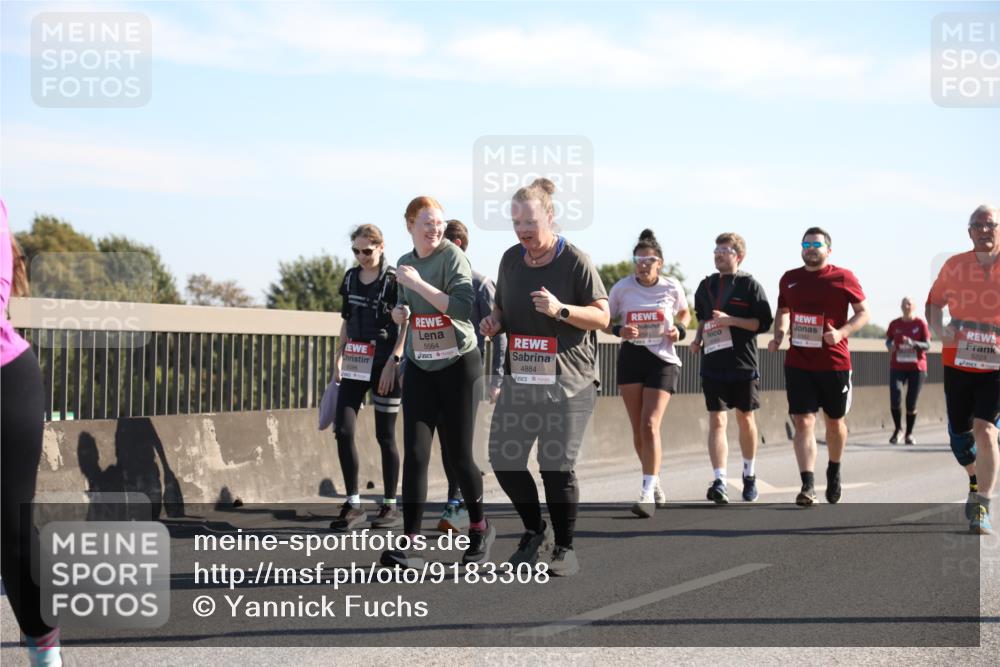 03.10.2025 - Köhlbrandbrückenlauf Yannick Fuchs http://msf.ph/oto/9183308 03.10.2025 11:27:10 Position 3 5564, 4884, 5223 meine-sportfotos.de