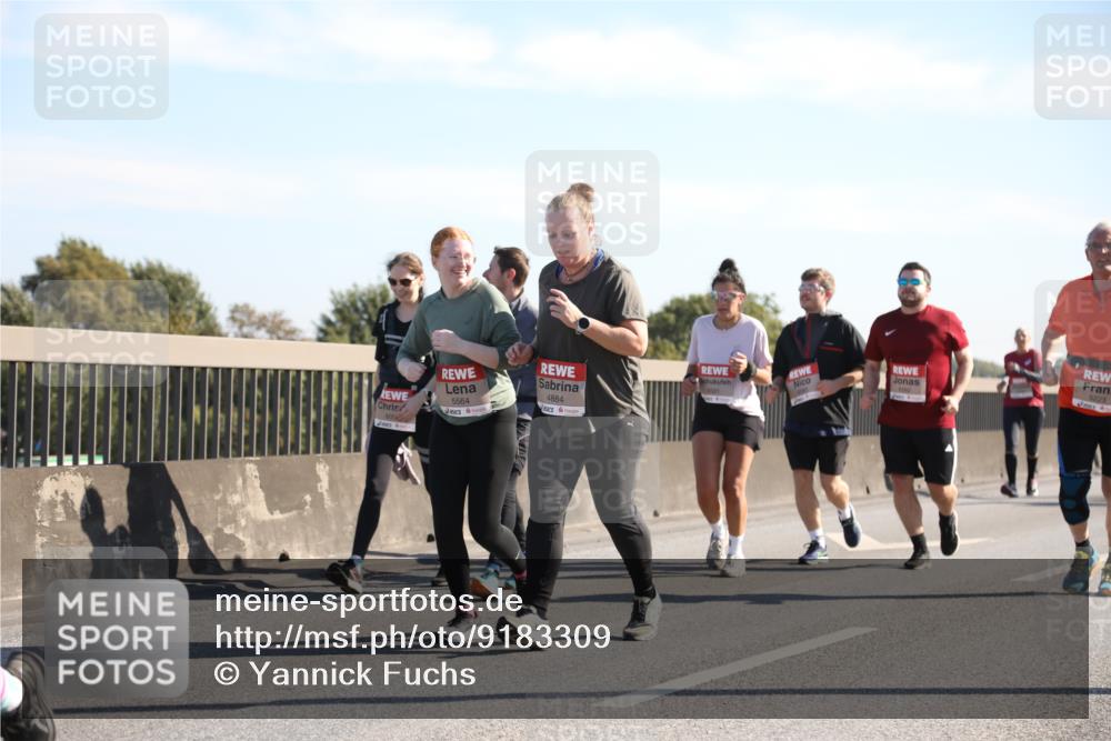 03.10.2025 - Köhlbrandbrückenlauf Yannick Fuchs http://msf.ph/oto/9183309 03.10.2025 11:27:10 Position 3 4884, 5564, 5223 meine-sportfotos.de