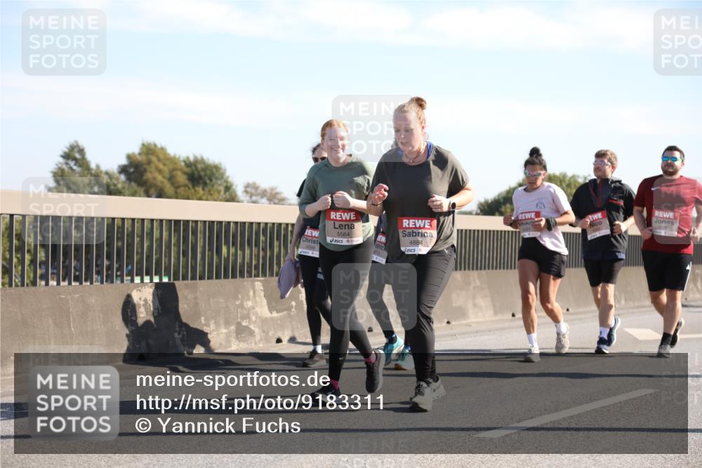 03.10.2025 - Köhlbrandbrückenlauf Yannick Fuchs http://msf.ph/oto/9183311 03.10.2025 11:27:11 Position 3 5564, 4884, 6581 meine-sportfotos.de