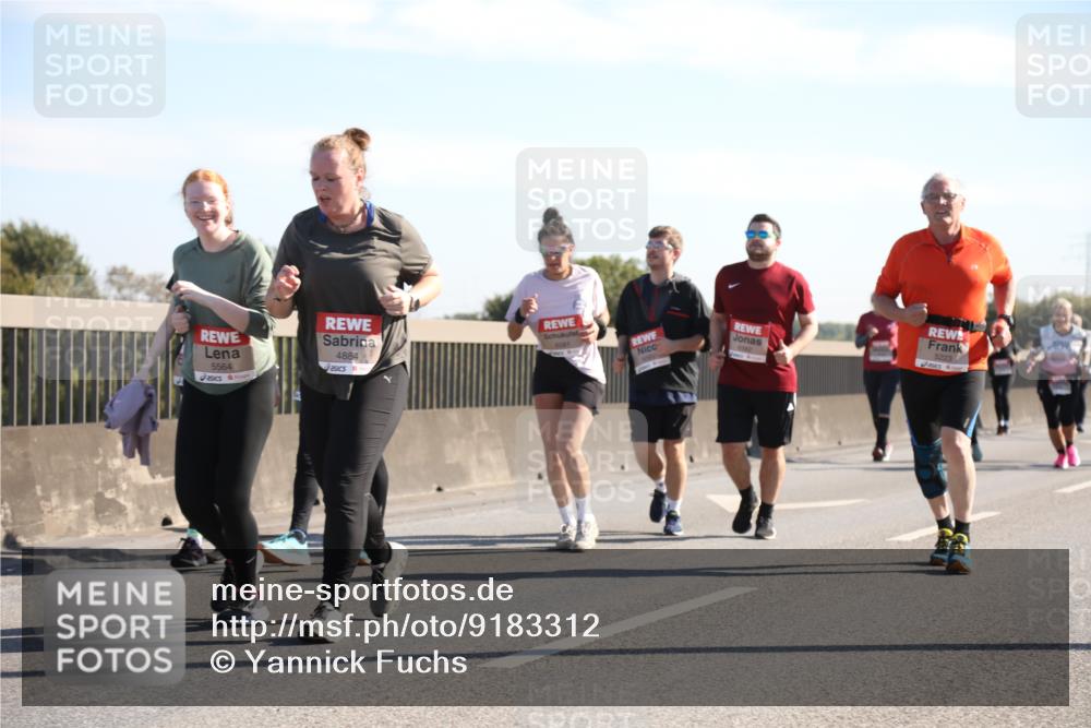 03.10.2025 - Köhlbrandbrückenlauf Yannick Fuchs http://msf.ph/oto/9183312 03.10.2025 11:27:11 Position 3 5564, 4884, 5223 meine-sportfotos.de