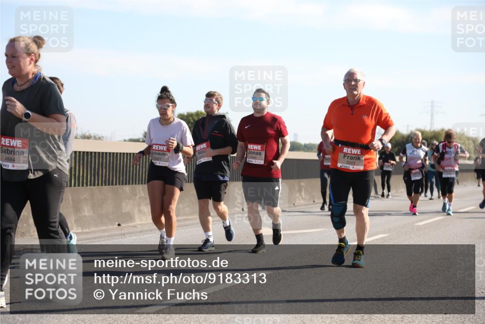 03.10.2025 - Köhlbrandbrückenlauf Yannick Fuchs http://msf.ph/oto/9183313 03.10.2025 11:27:11 Position 3 4884, 6581, 6582, 5223 meine-sportfotos.de