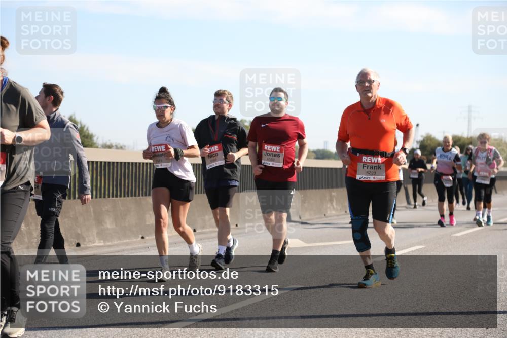 03.10.2025 - Köhlbrandbrückenlauf Yannick Fuchs http://msf.ph/oto/9183315 03.10.2025 11:27:11 Position 3 6581, 50, 6583, 6582, 5223 meine-sportfotos.de