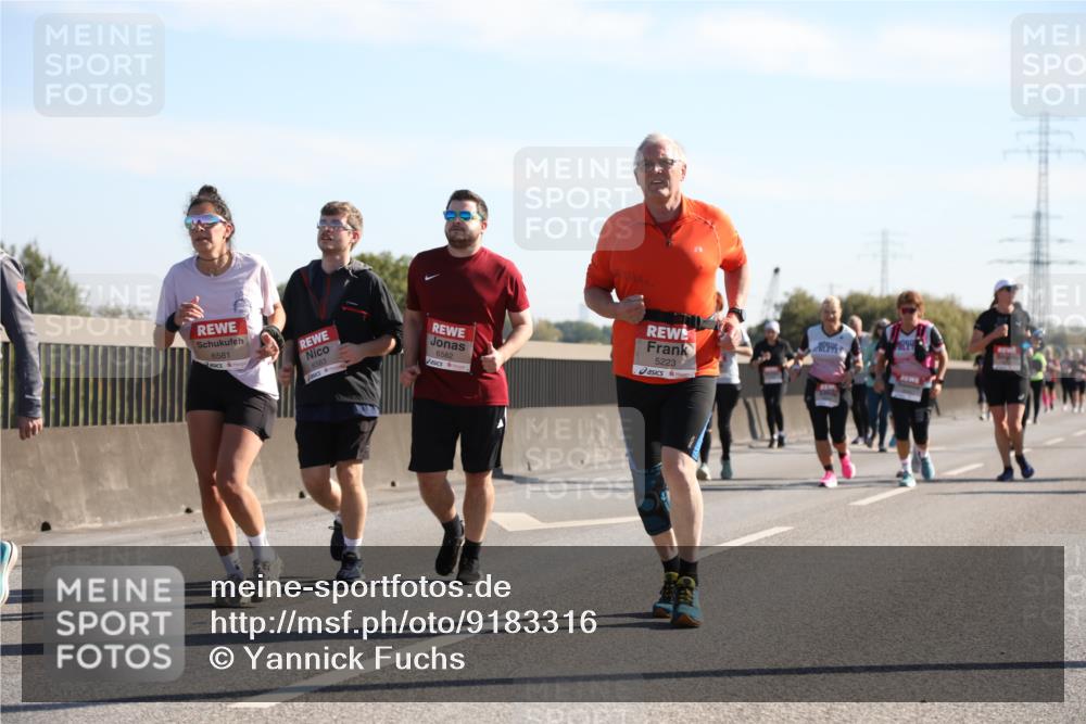 03.10.2025 - Köhlbrandbrückenlauf Yannick Fuchs http://msf.ph/oto/9183316 03.10.2025 11:27:11 Position 3 6581, 6583, 6582, 5223 meine-sportfotos.de