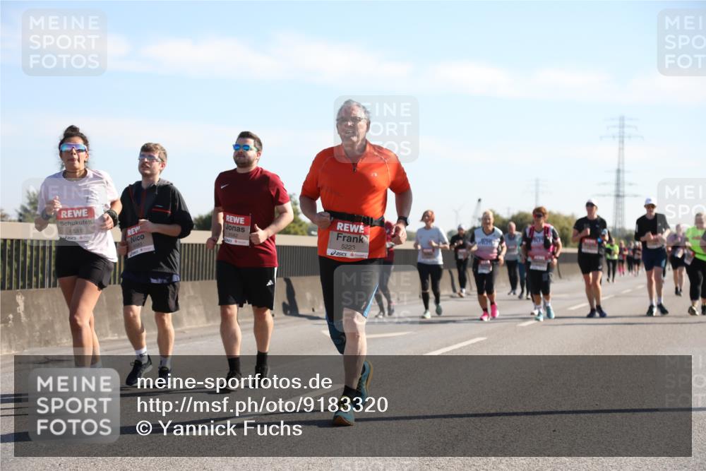 03.10.2025 - Köhlbrandbrückenlauf Yannick Fuchs http://msf.ph/oto/9183320 03.10.2025 11:27:12 Position 3 6581, 6582, 5223 meine-sportfotos.de