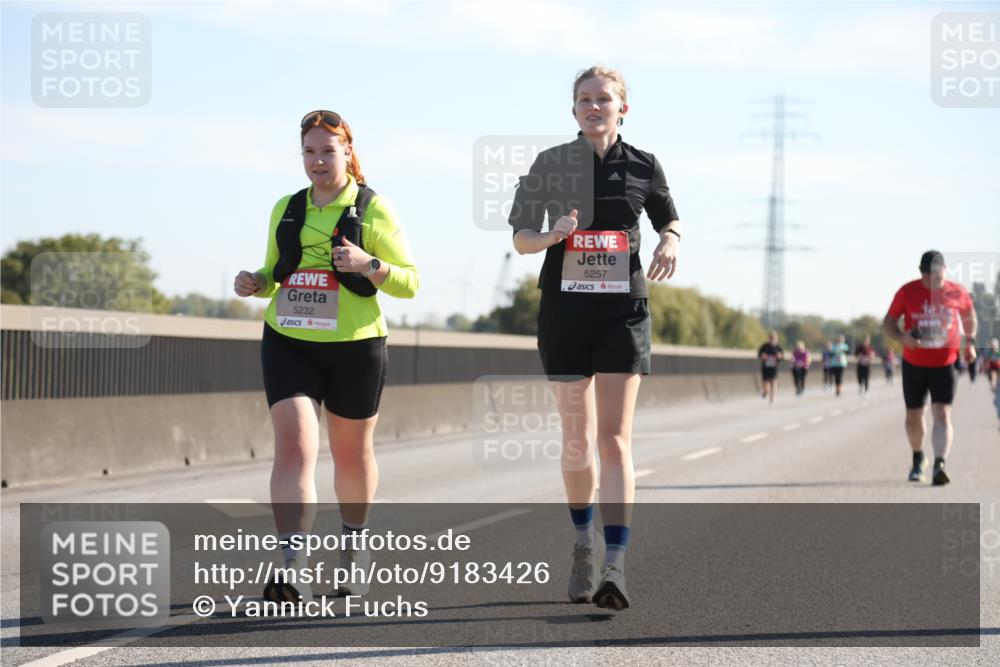 03.10.2025 - Köhlbrandbrückenlauf Yannick Fuchs http://msf.ph/oto/9183426 03.10.2025 11:27:54 Position 3 5232, 5257 meine-sportfotos.de
