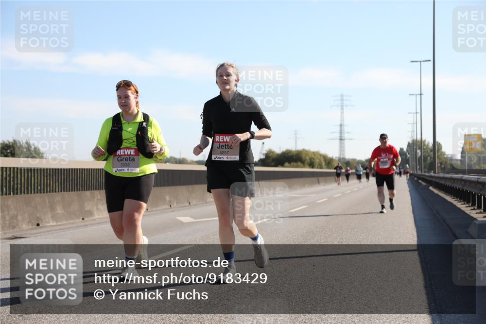 03.10.2025 - Köhlbrandbrückenlauf Yannick Fuchs http://msf.ph/oto/9183429 03.10.2025 11:27:55 Position 3 5232, 5257 meine-sportfotos.de