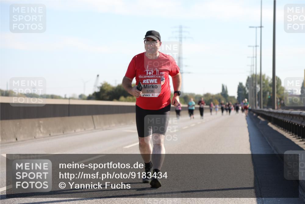 03.10.2025 - Köhlbrandbrückenlauf Yannick Fuchs http://msf.ph/oto/9183434 03.10.2025 11:27:59 Position 3 2024, 5736 meine-sportfotos.de