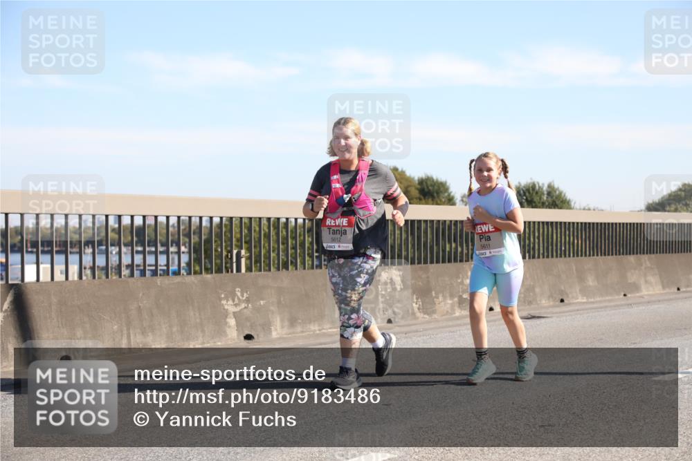03.10.2025 - Köhlbrandbrückenlauf Yannick Fuchs http://msf.ph/oto/9183486 03.10.2025 11:28:53 Position 3 5612, 5611 meine-sportfotos.de