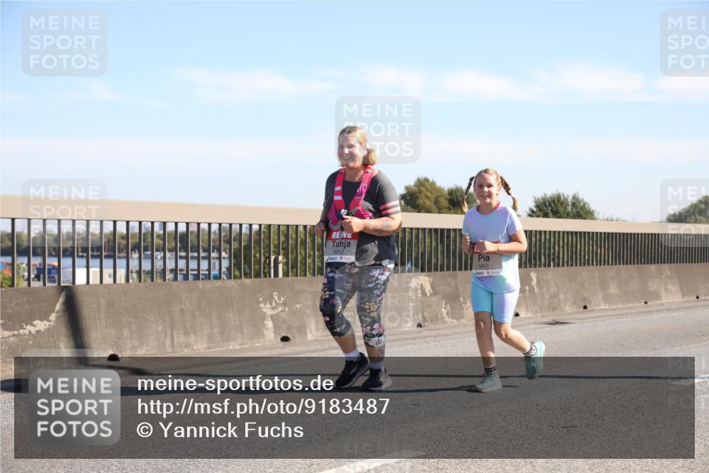 03.10.2025 - Köhlbrandbrückenlauf Yannick Fuchs http://msf.ph/oto/9183487 03.10.2025 11:28:54 Position 3 5612, 5611 meine-sportfotos.de