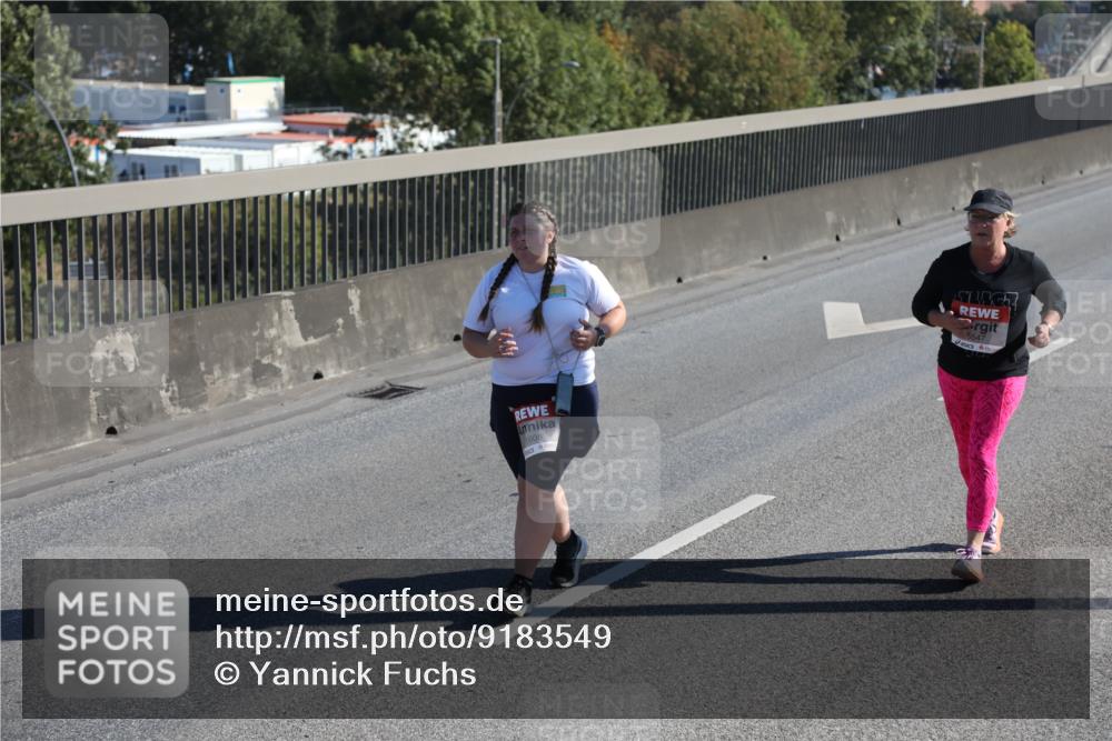 03.10.2025 - Köhlbrandbrückenlauf Yannick Fuchs http://msf.ph/oto/9183549 03.10.2025 11:30:14 Position 3 5608, 5547 meine-sportfotos.de