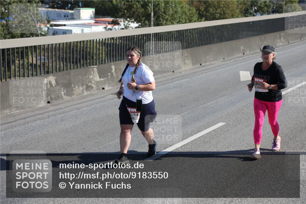 03.10.2025 - Köhlbrandbrückenlauf Yannick Fuchs http://msf.ph/oto/9183550 03.10.2025 11:30:14 Position 3 5547 meine-sportfotos.de
