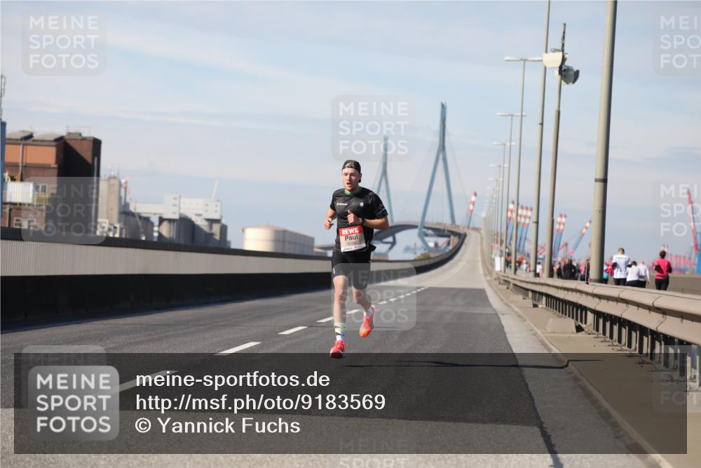 03.10.2025 - Köhlbrandbrückenlauf Yannick Fuchs http://msf.ph/oto/9183569 03.10.2025 11:31:25 Position 3 6099 meine-sportfotos.de