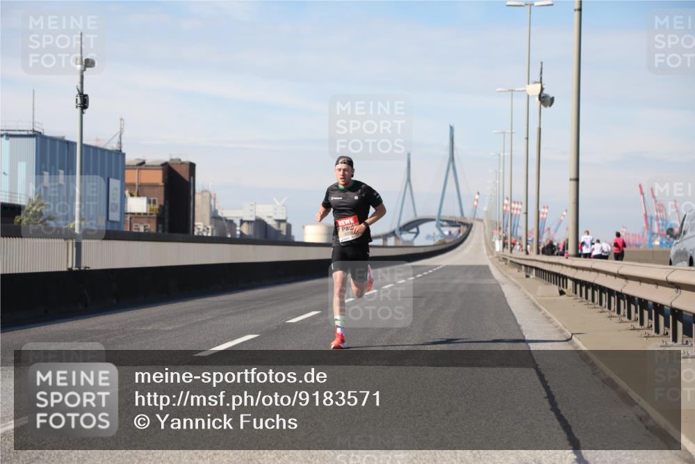 03.10.2025 - Köhlbrandbrückenlauf Yannick Fuchs http://msf.ph/oto/9183571 03.10.2025 11:31:26 Position 3 6099 meine-sportfotos.de