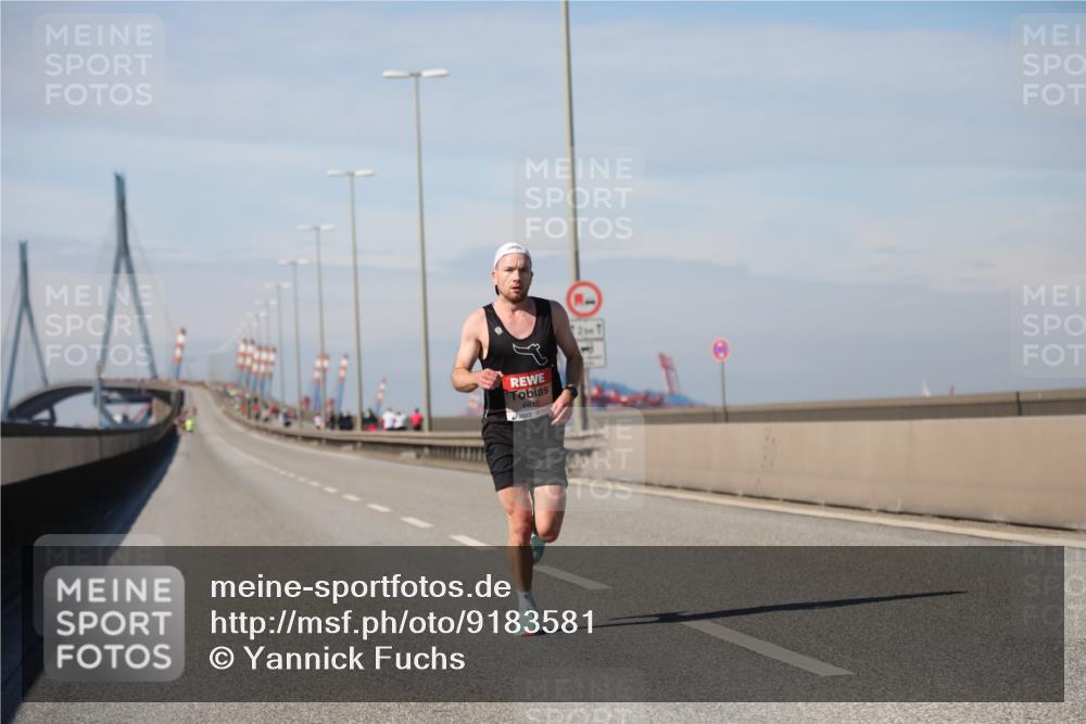 03.10.2025 - Köhlbrandbrückenlauf Yannick Fuchs http://msf.ph/oto/9183581 03.10.2025 11:33:13 Position 3  meine-sportfotos.de