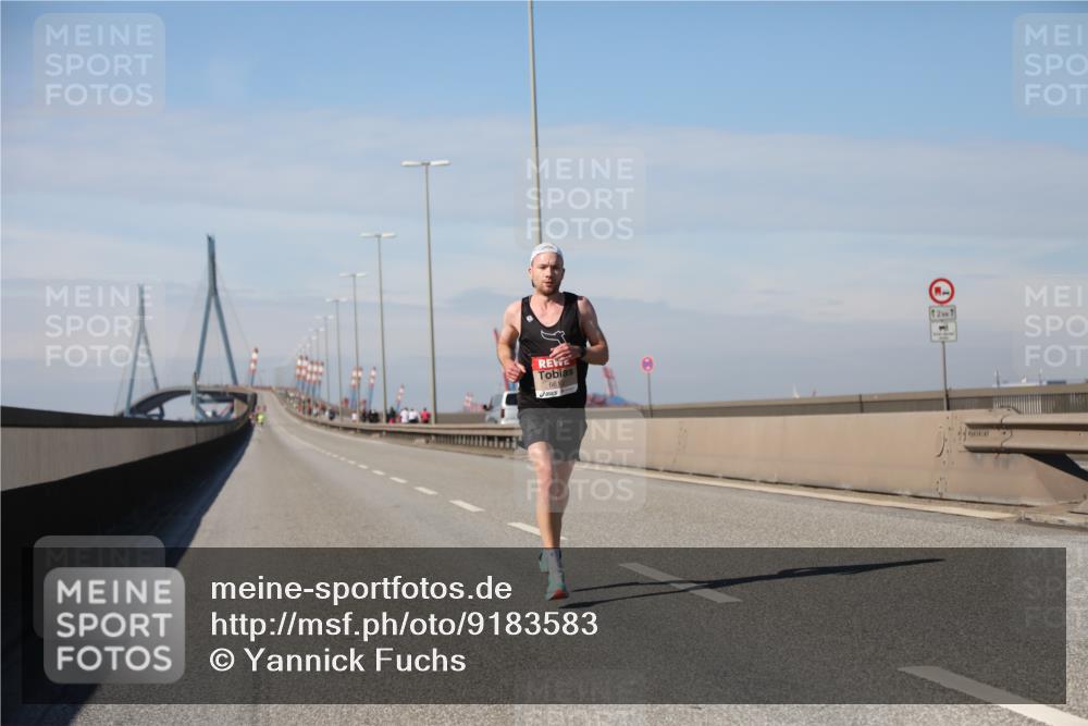 03.10.2025 - Köhlbrandbrückenlauf Yannick Fuchs http://msf.ph/oto/9183583 03.10.2025 11:33:14 Position 3 661, 12, 1 meine-sportfotos.de