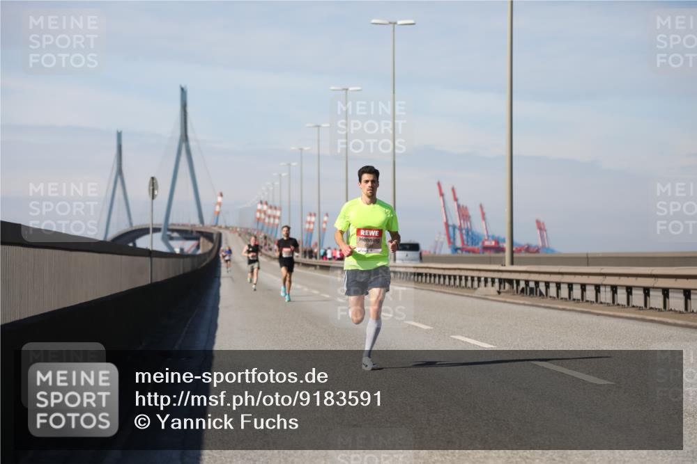 03.10.2025 - Köhlbrandbrückenlauf Yannick Fuchs http://msf.ph/oto/9183591 03.10.2025 11:33:49 Position 3  meine-sportfotos.de