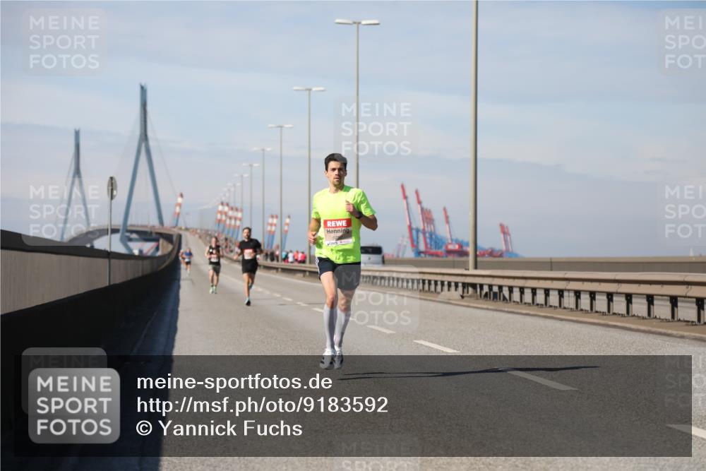 03.10.2025 - Köhlbrandbrückenlauf Yannick Fuchs http://msf.ph/oto/9183592 03.10.2025 11:33:49 Position 3  meine-sportfotos.de