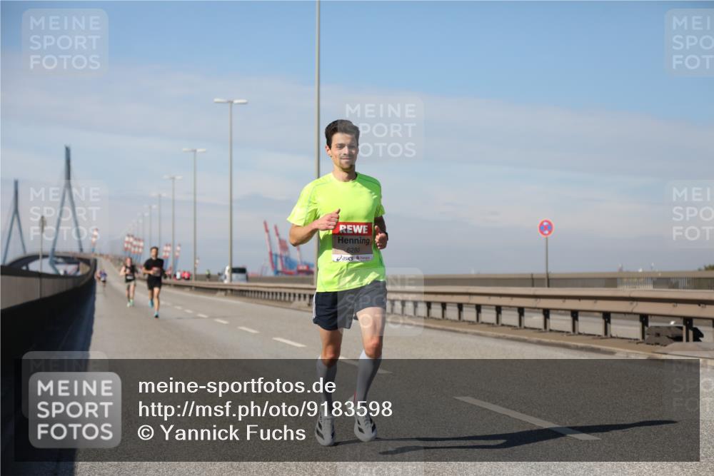 03.10.2025 - Köhlbrandbrückenlauf Yannick Fuchs http://msf.ph/oto/9183598 03.10.2025 11:33:50 Position 3 6280 meine-sportfotos.de