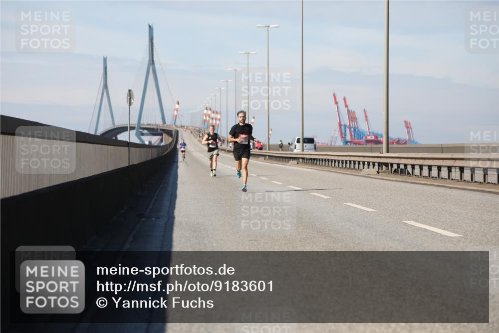 03.10.2025 - Köhlbrandbrückenlauf Yannick Fuchs http://msf.ph/oto/9183601 03.10.2025 11:33:52 Position 3  meine-sportfotos.de