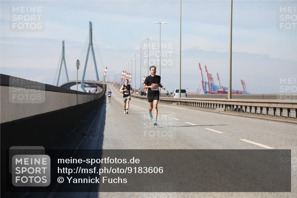 03.10.2025 - Köhlbrandbrückenlauf Yannick Fuchs http://msf.ph/oto/9183606 03.10.2025 11:33:53 Position 3  meine-sportfotos.de